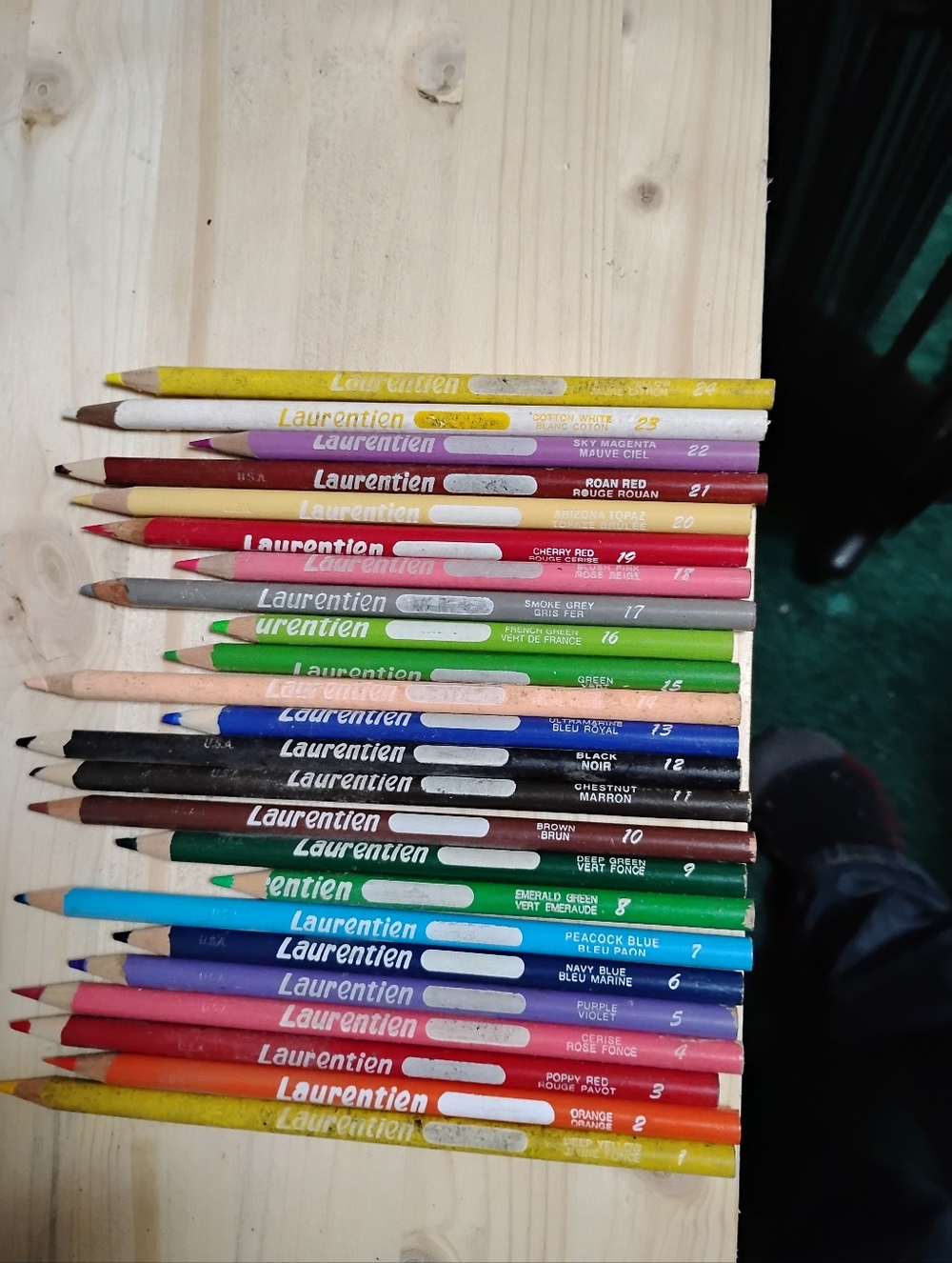 Laurentien Pencil Crayons, 1-24
